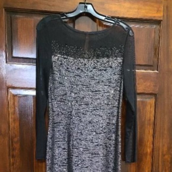 St John Formal Gown - Picture 1 of 3